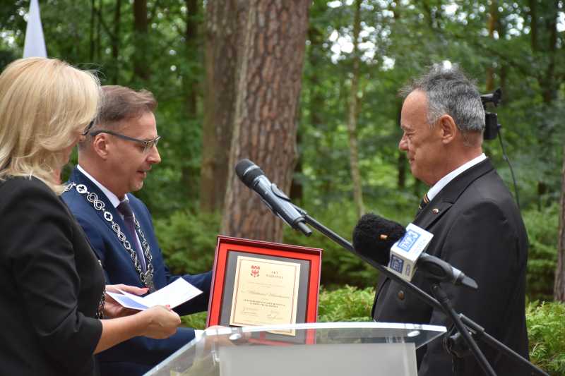 Akt nadania honorowego Obywatela Gminy Myślibórz